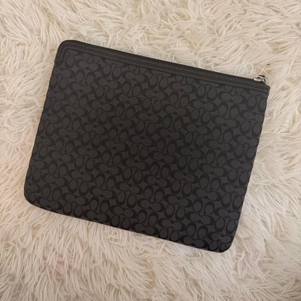 Black coach clutch bag or